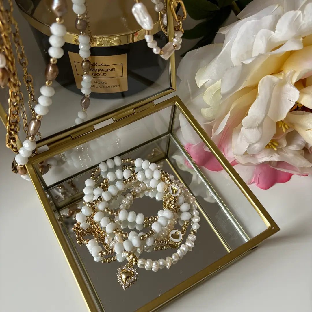 LOVE – Collana di perle con pendente a sacro cuore - OE!