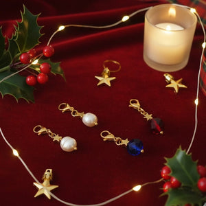 Noelya - Collana Charm Natalizi Placcato Oro 18k - Acciaio Inox e Cristalli Artigianali Made in Italy - OE!