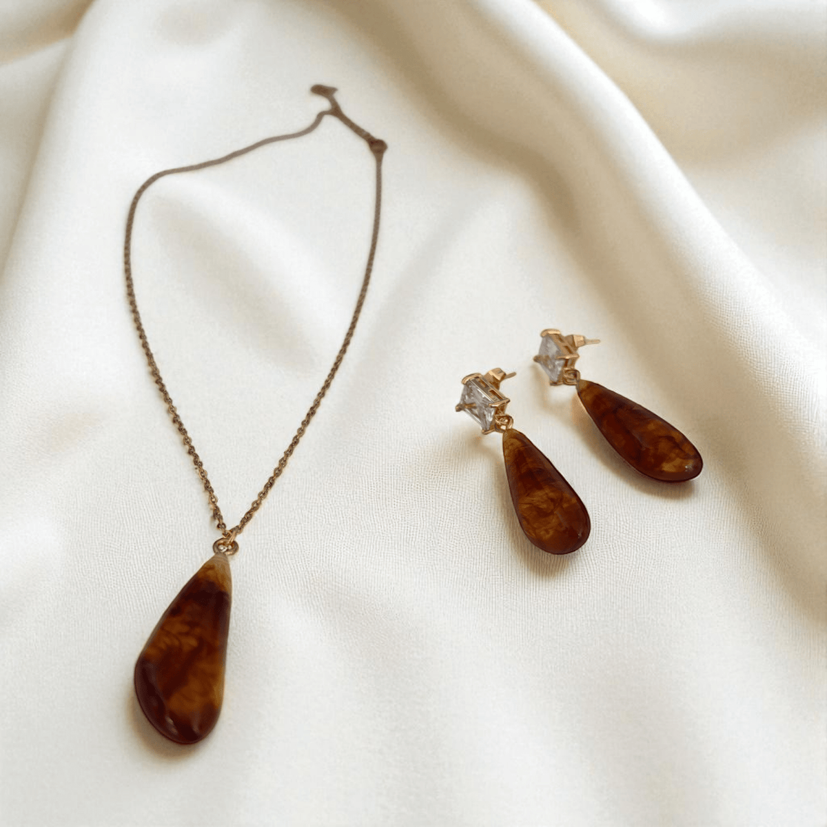 Orecchini con zirconi effetto Ambra – Placcati Oro 18K - OE!