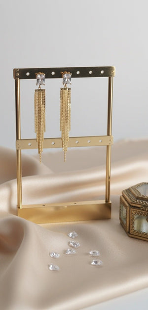 Orecchini Lunghi con Zircone e Catene Dorate – Ottone Placcato Oro - OE!