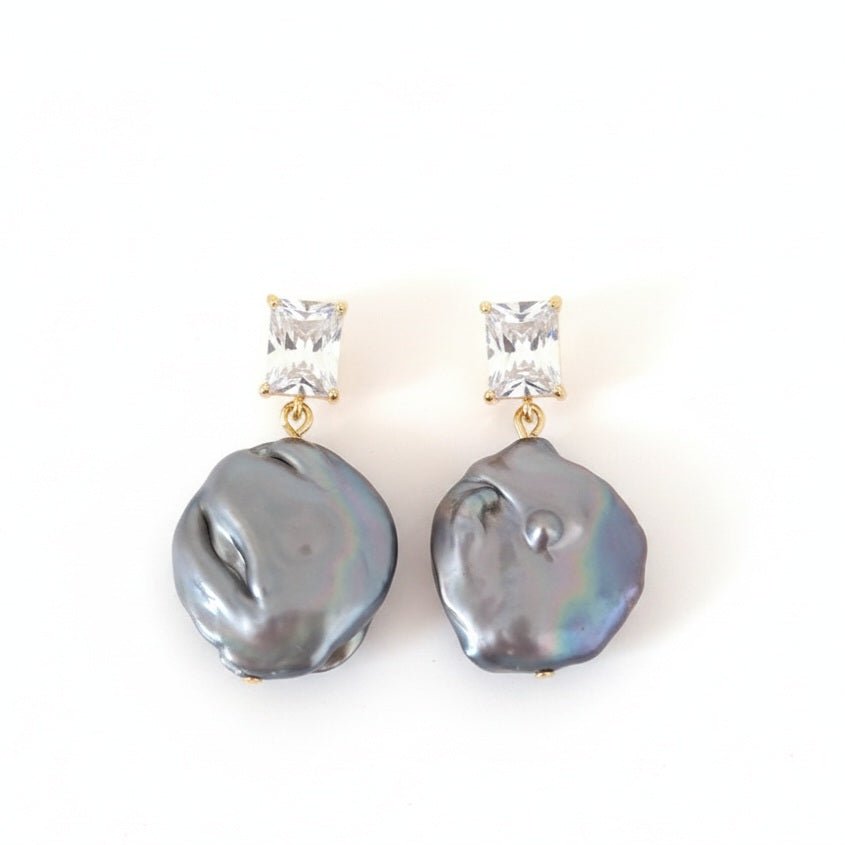 Orecchini Pendenti Lussuosi con Perla Barocca Grande e Pietra Zirconia Luminosa - OE!