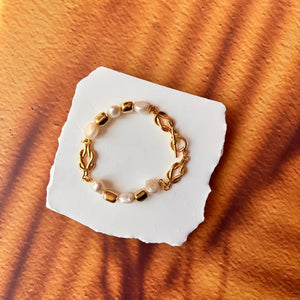 Oro & Onde – Bracciale a catena dorata con perle d’acqua dolce - OE!