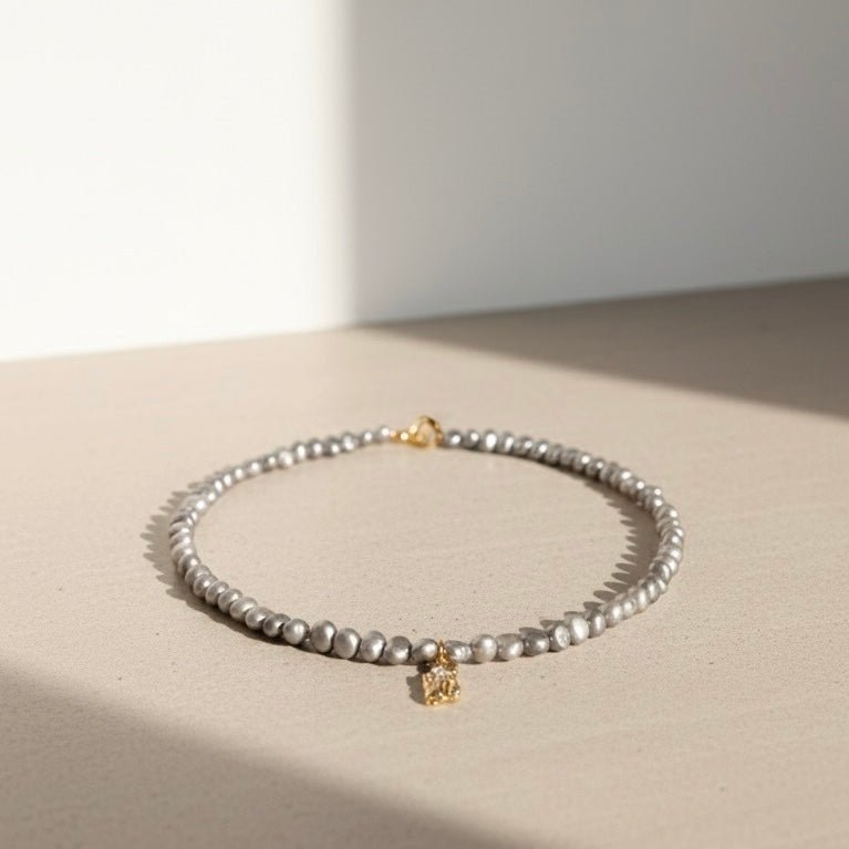 PERLUNE - Collana di Perle con Pendente in Ottone Placcato Oro e Zirconi – Gioiello Elegante Made in Italy - OE!