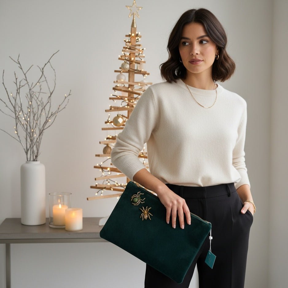 RAGNI - Pochette in Velluto Verde Artigianale Made in Italy con spille Ragno staccabili - OE!