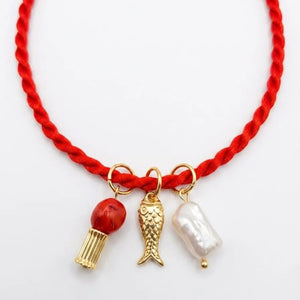 Resort Summer collana in corda rossa con charms - OE!