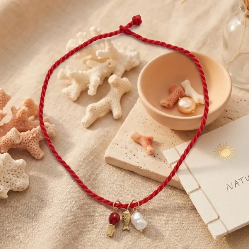 Resort Summer collana in corda rossa con charms - OE!