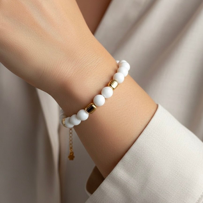 Riviera Bianca - Bracciale in cristalli bianchi e ematite dorata - OE!