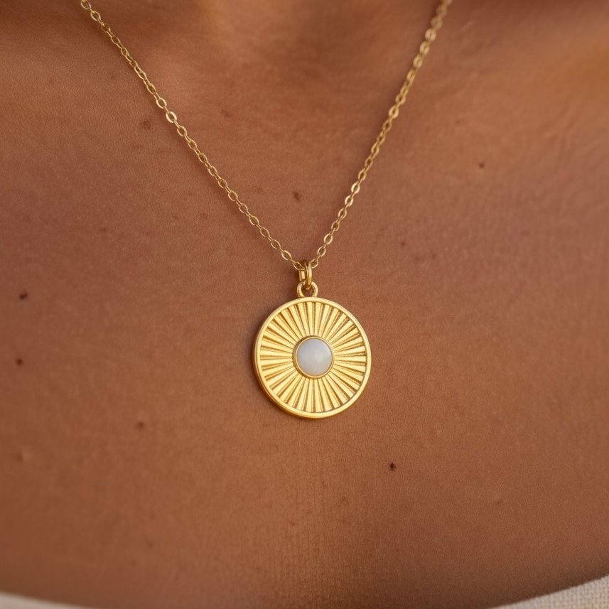 SOLE - l Collana con ciondolo sole - OE!