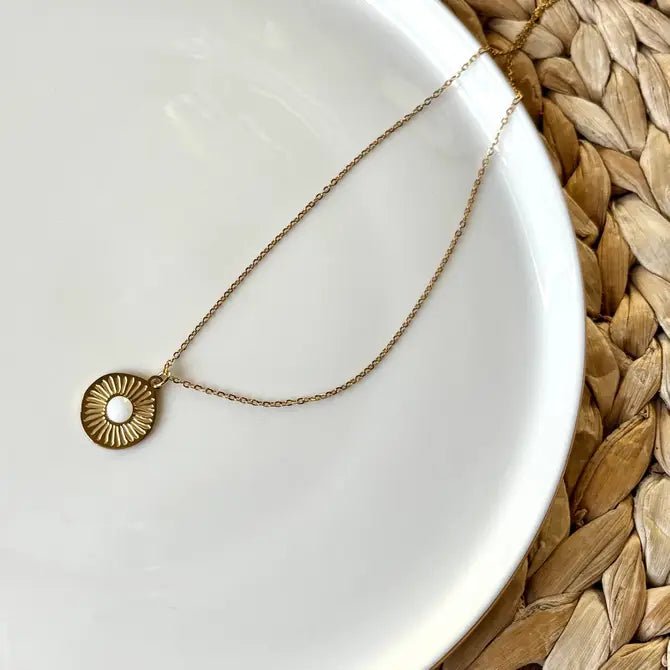 SOLE - l Collana con ciondolo sole - OE!