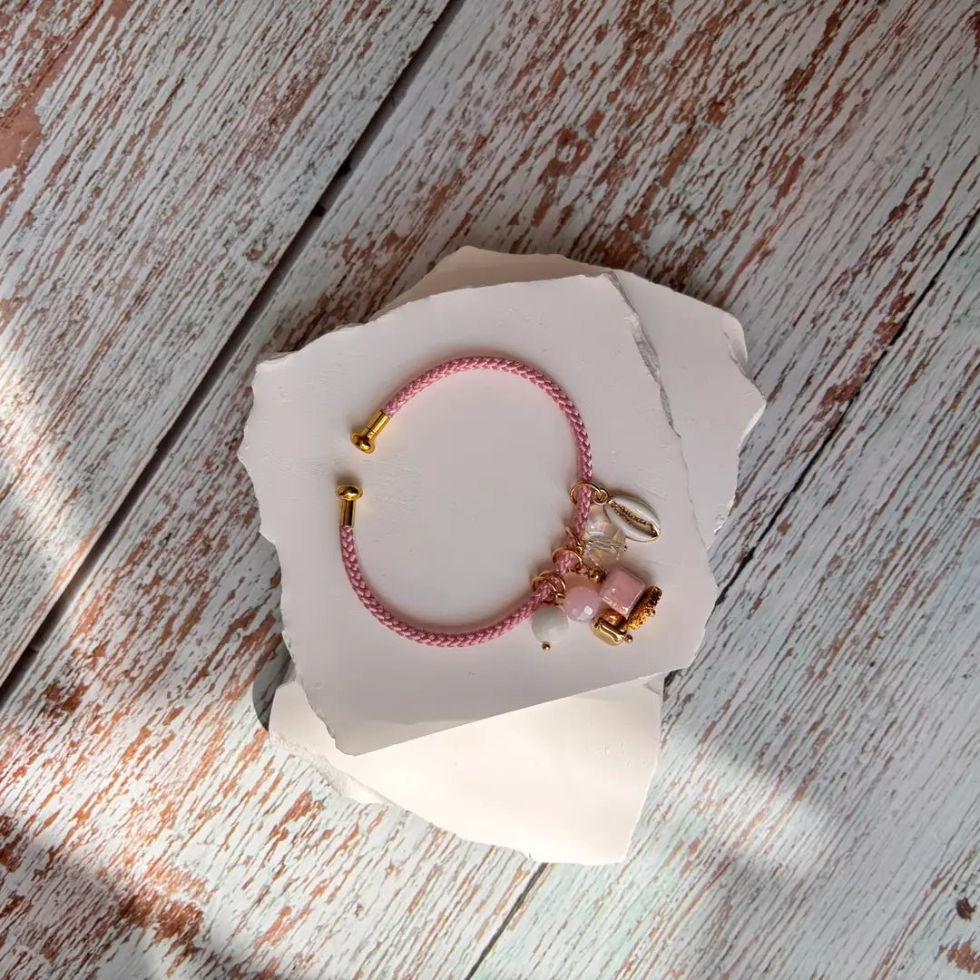 Sole &amp; Sale Pink – Bracciale rigido in corda con charm - OE!