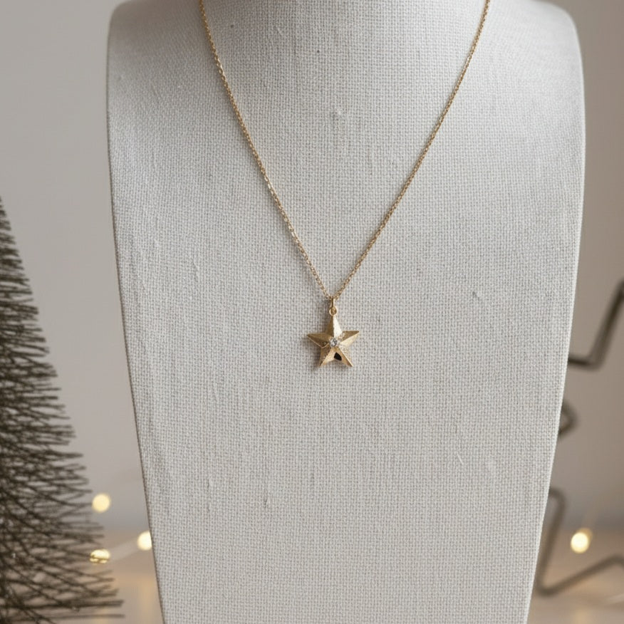 Stellare - Collana Ciondolo a Stella in Acciaio Inox Oro 18K e Zirconi - Regalo Natale - OE!