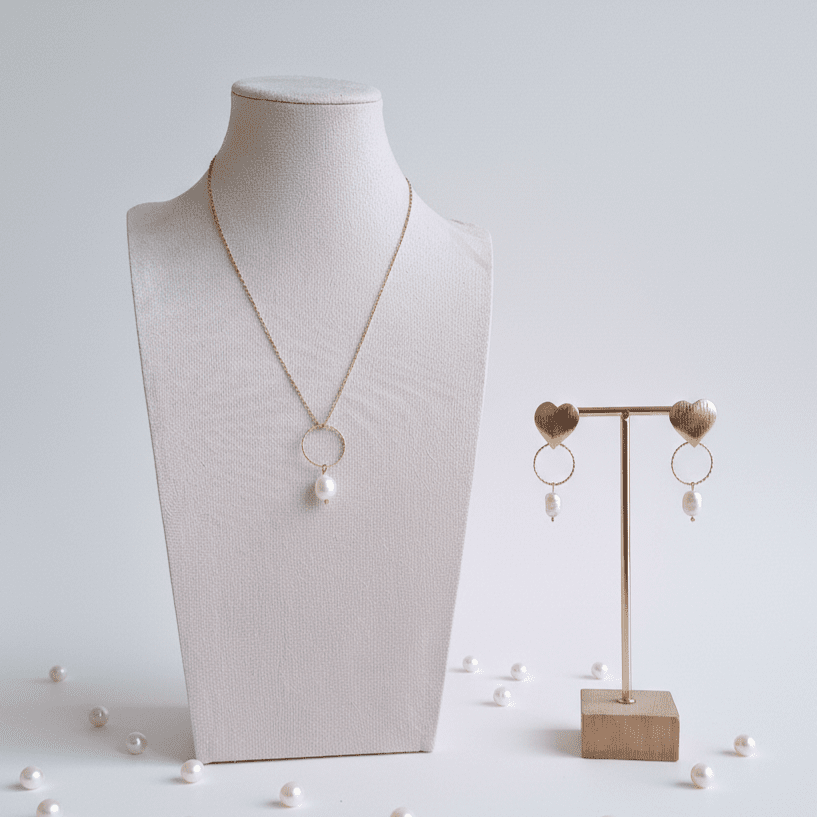 UNICA - Collana Artigianale Made in Italy - Acciaio Inox Oro 18K con Perla di Fiume e Sfera - Anallergica - OE!