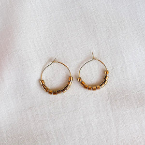 VIBRANT VIBES - Orecchini a Cerchio con Perline - OE!