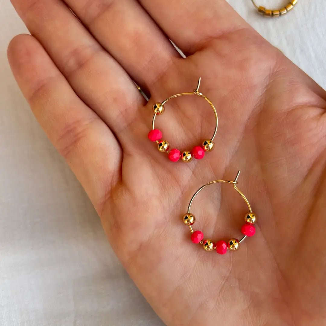 VIBRANT VIBES - Orecchini a Cerchio con Perline - OE!